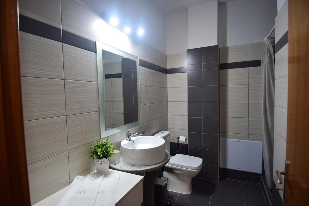 Bourlis Apartments อัสโปรวาลตา ภายนอก รูปภาพ