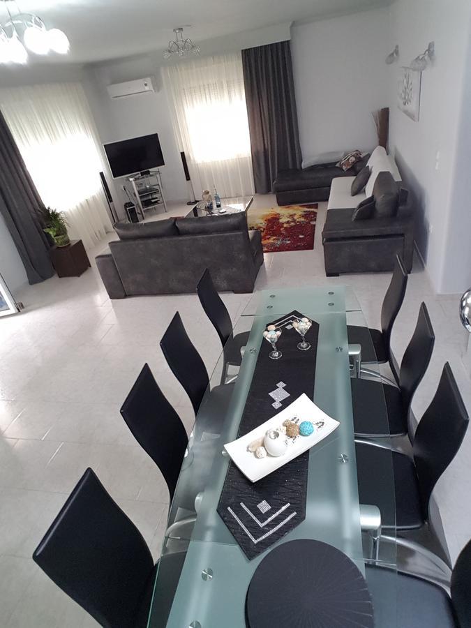 Bourlis Apartments อัสโปรวาลตา ภายนอก รูปภาพ