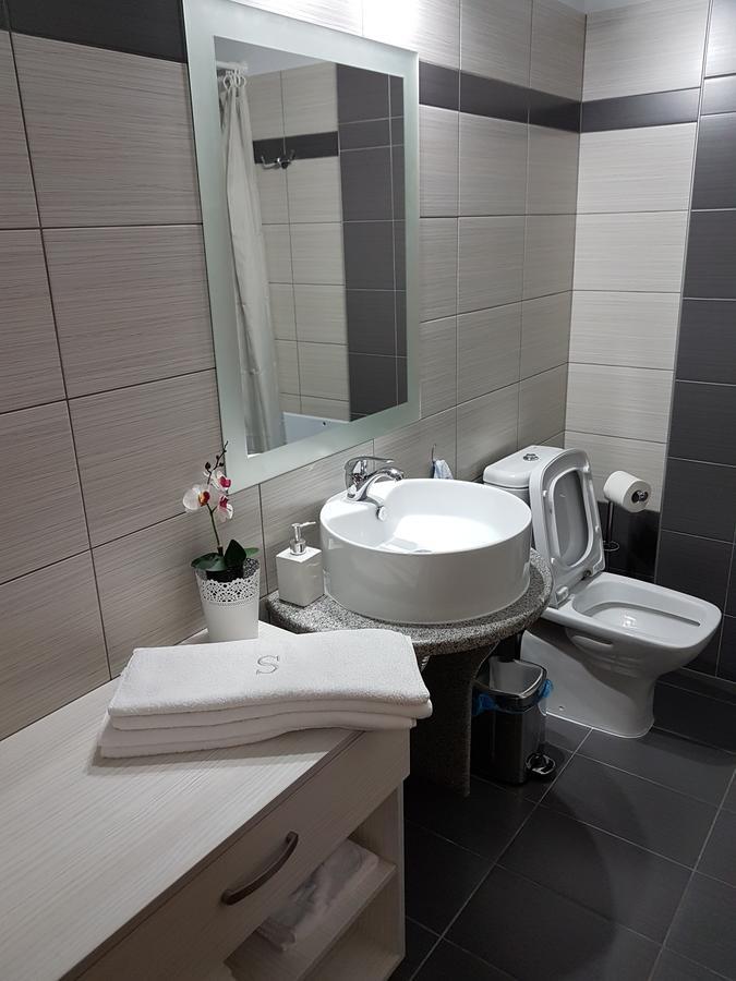 Bourlis Apartments อัสโปรวาลตา ภายนอก รูปภาพ