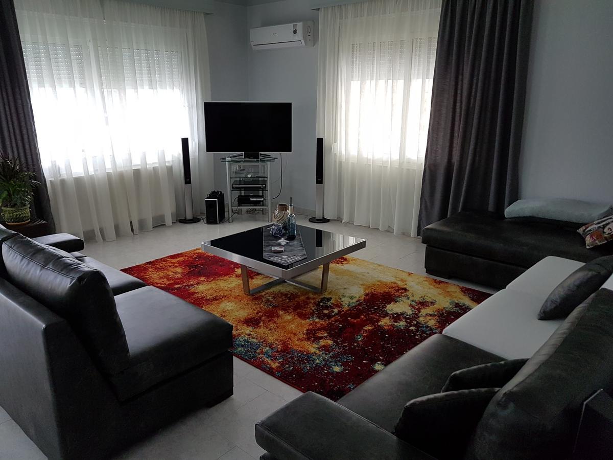 Bourlis Apartments อัสโปรวาลตา ภายนอก รูปภาพ
